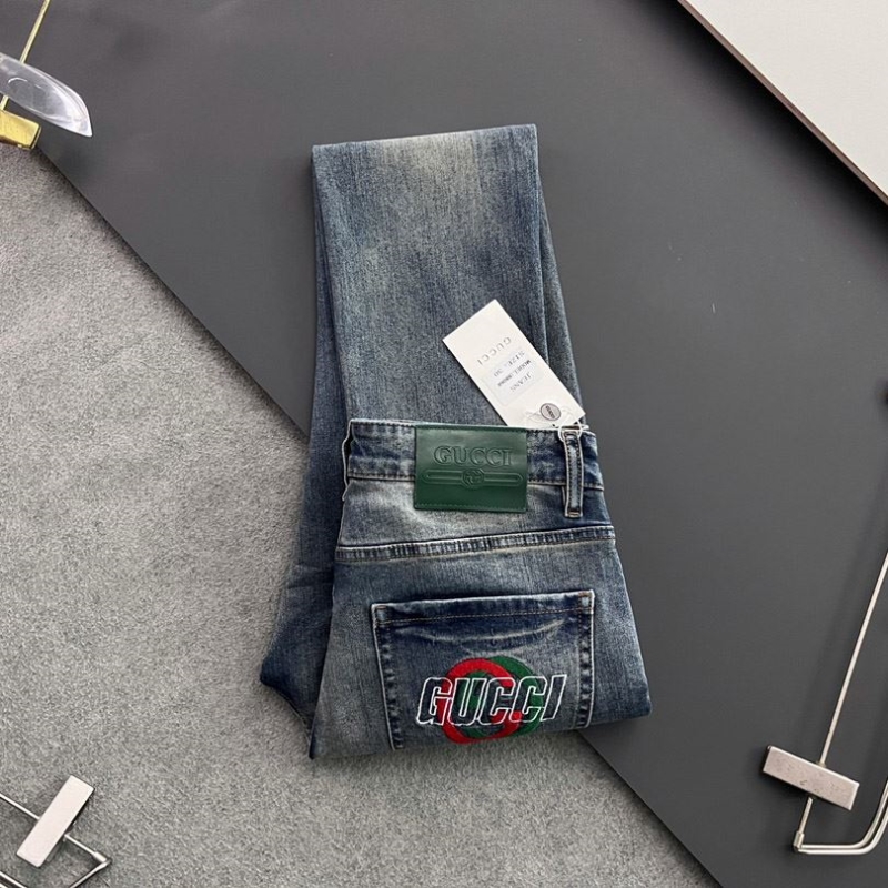 G*u*i jeans